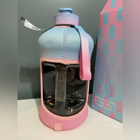 Gym Keg 2.2L 74 oz Water Bottle w Handle and Sleeve - Cotton Candy - Picture 4 of 5